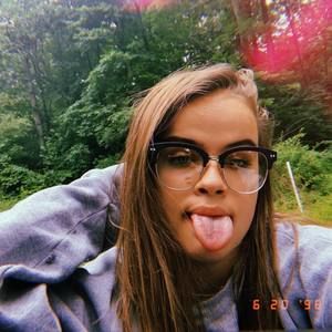 Meet your Posher, Olivia